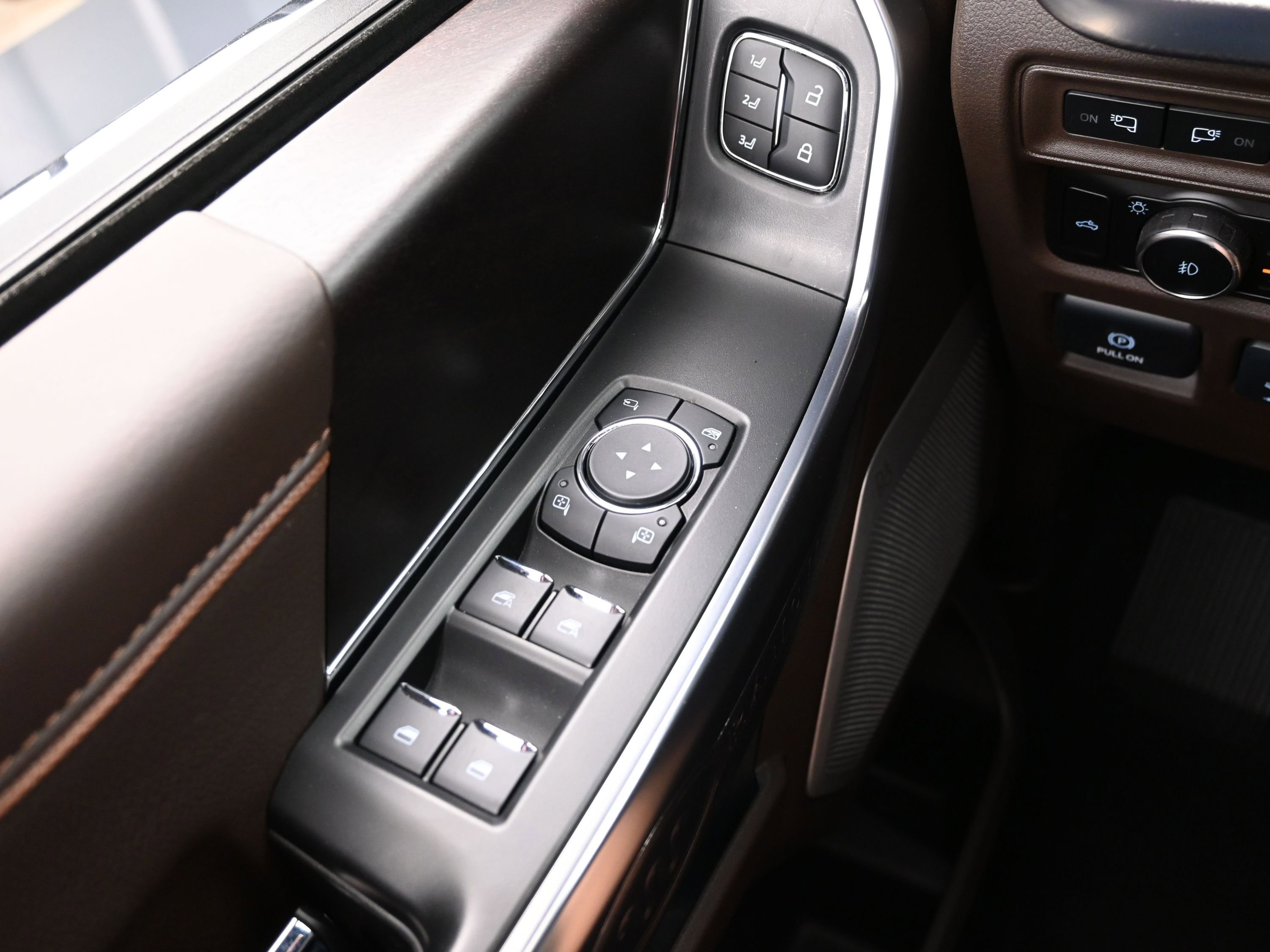 Used 2024 Ford F150 King Ranch w/ FX4 Off-Road Package AWD/4WD image 25