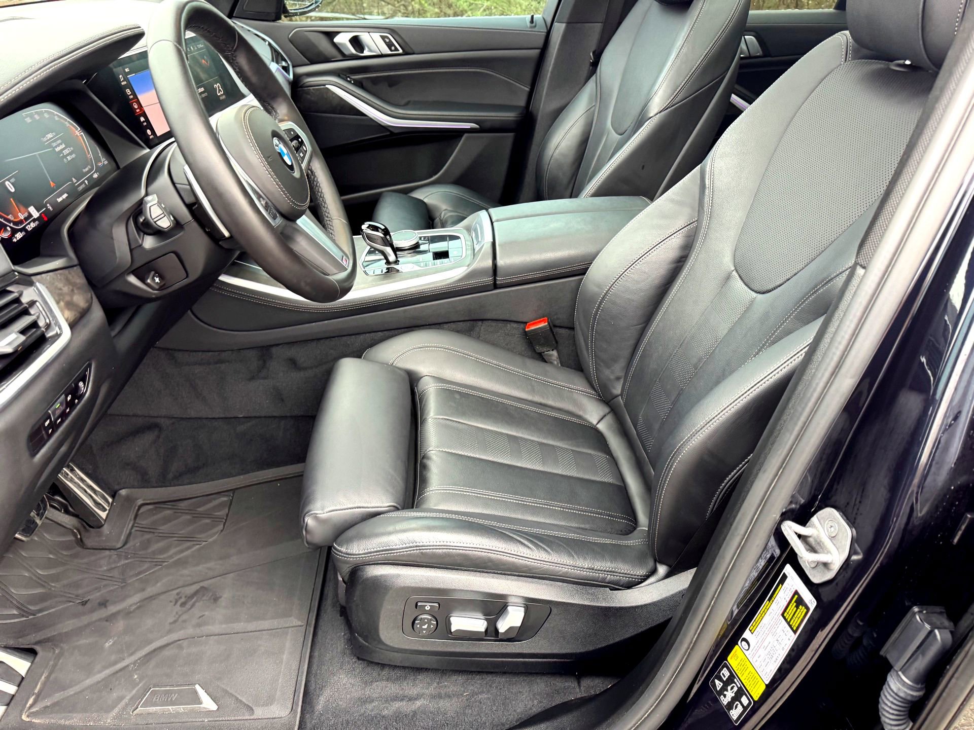 Used 2022 BMW X5 xDrive40i w/ M Sport Package image 13