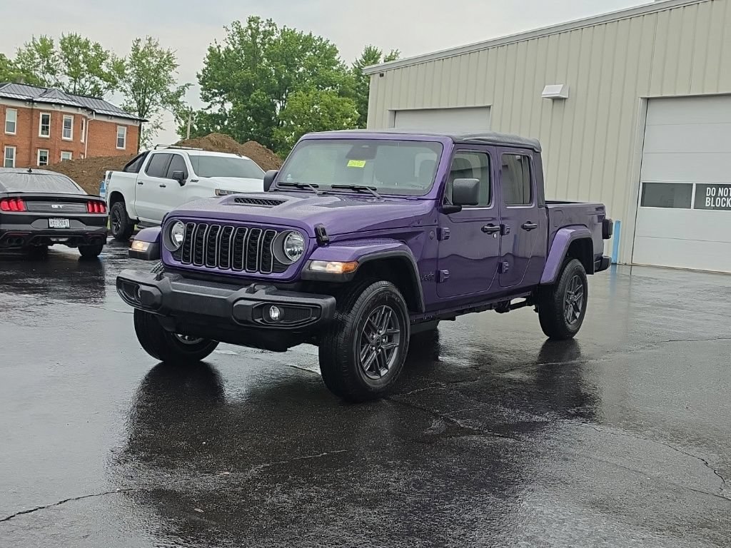 Used 2026 Jeep Gladiator Sport AWD/4WD image 3