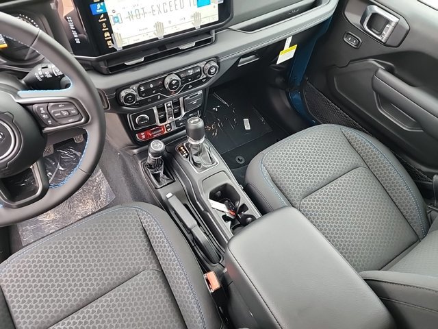 Used 2024 Jeep Wrangler Rubicon w/ Convenience Group image 27