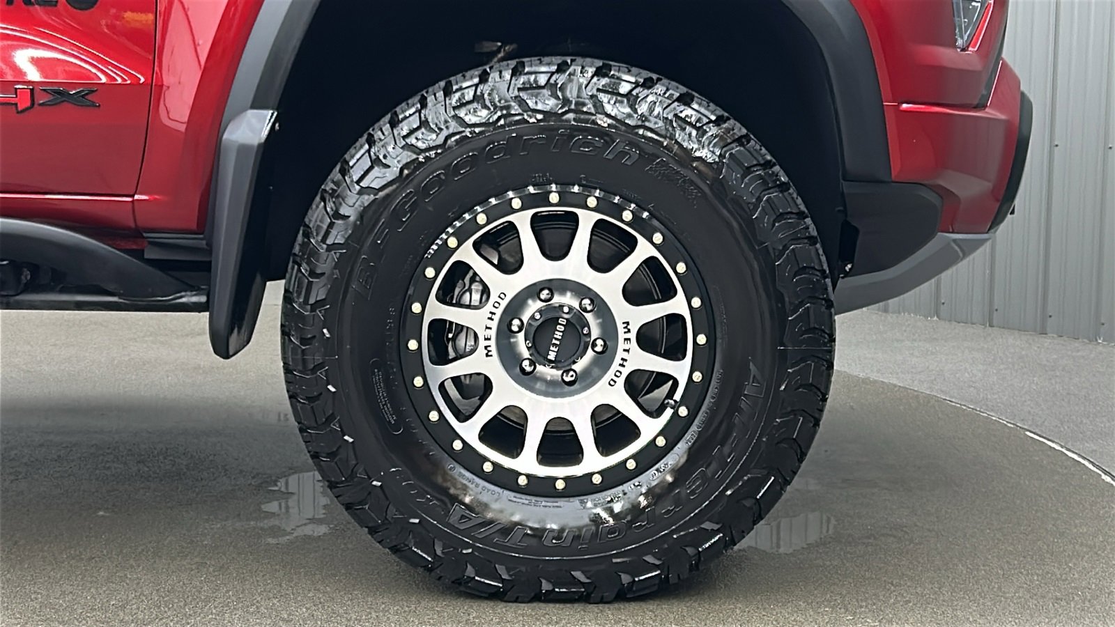 Used 2024 GMC Canyon AT4X image 9