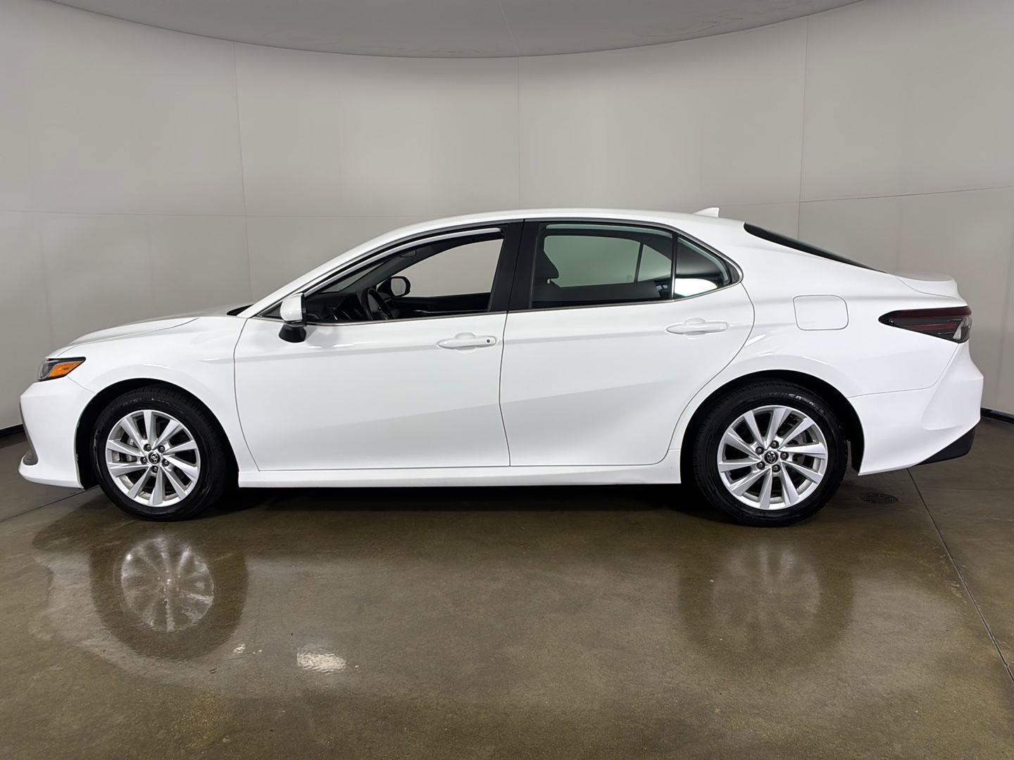 Used 2024 Toyota Camry LE FWD image 22