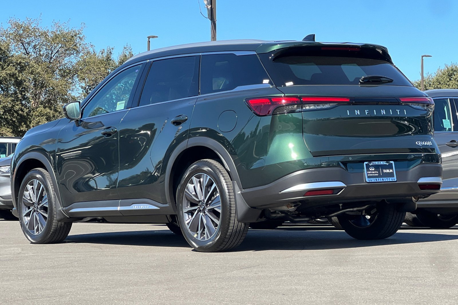 New 2026 INFINITI QX60 Luxe w/ Cargo Package image 3