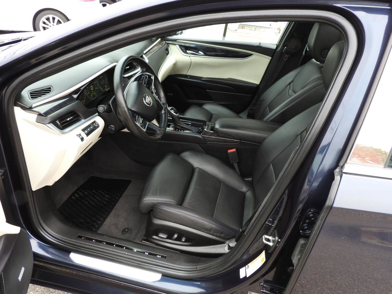 Used 2013 Cadillac XTS Platinum image 7