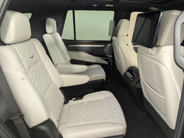Used 2025 Cadillac Escalade Sport Platinum w/ LPO, Floor Liner Package AWD/4WD image 20