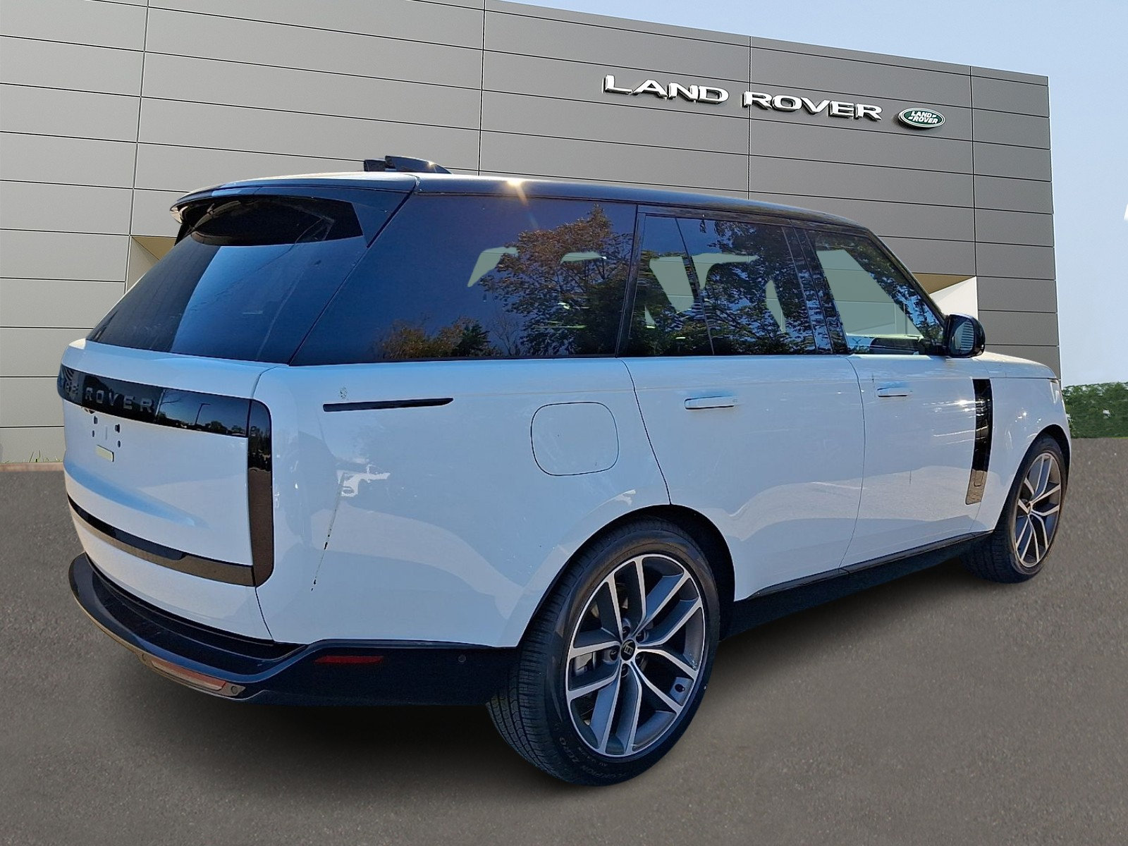 New 2027 Land Rover Range Rover SE AWD/4WD image 2