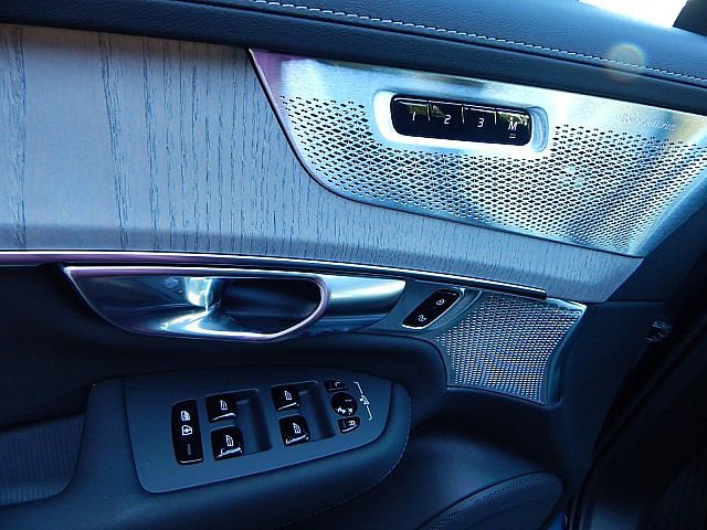 New 2026 Volvo XC90 B6 Ultra w/ Lounge Package image 16