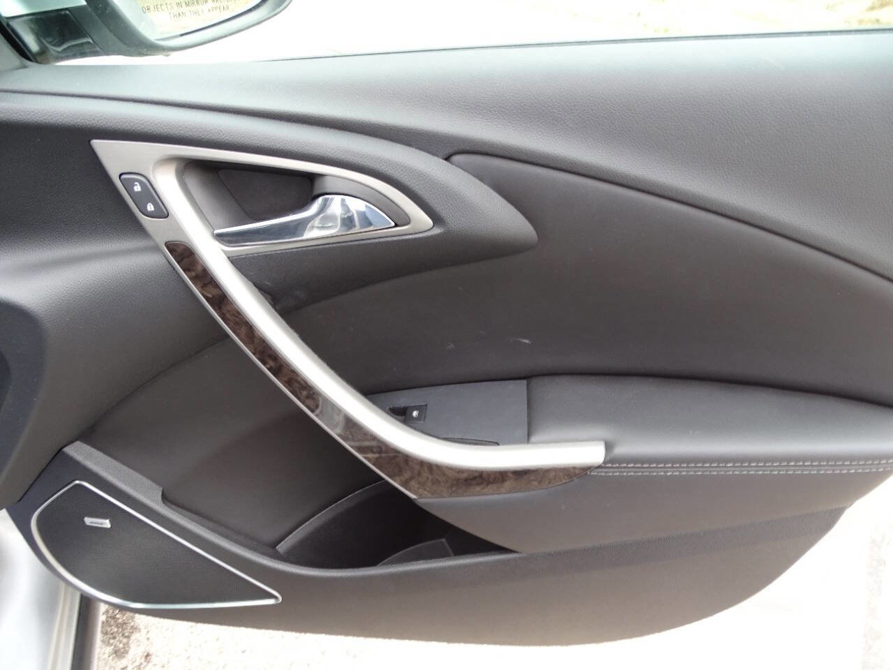 Used 2015 Buick Verano Leather FWD image 40