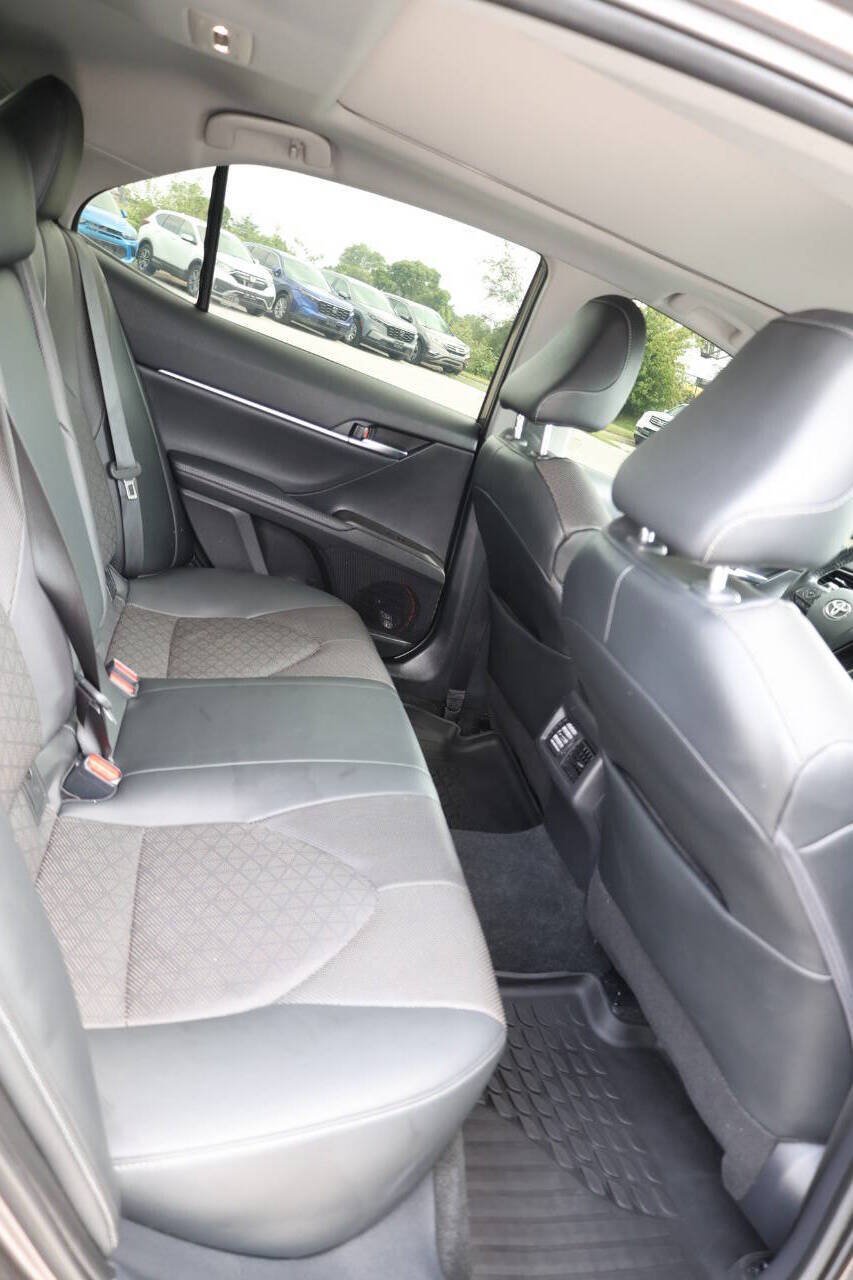 Used 2022 Toyota Camry XSE w/ Navigation Package FWD image 16