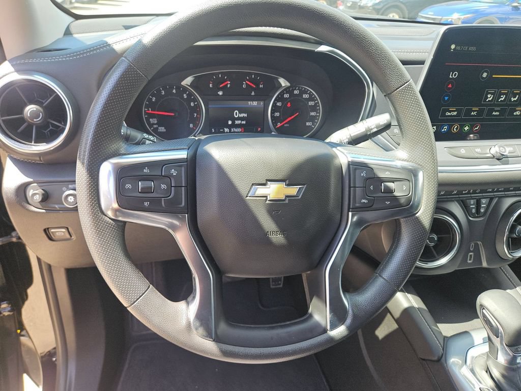 Used 2025 Chevrolet Blazer LT FWD image 18