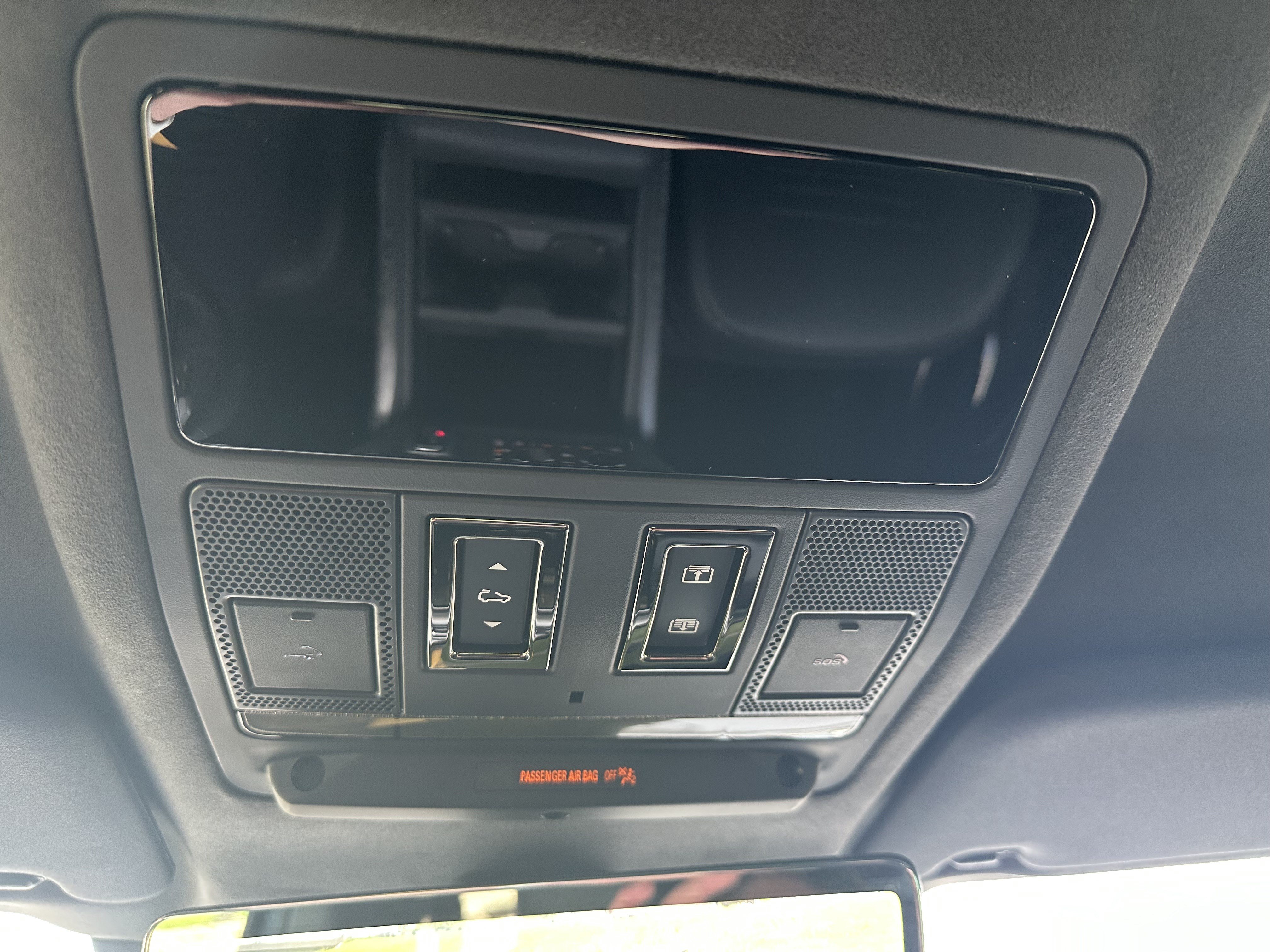 Used 2026 Land Rover Defender 110 OCTA AWD/4WD image 19