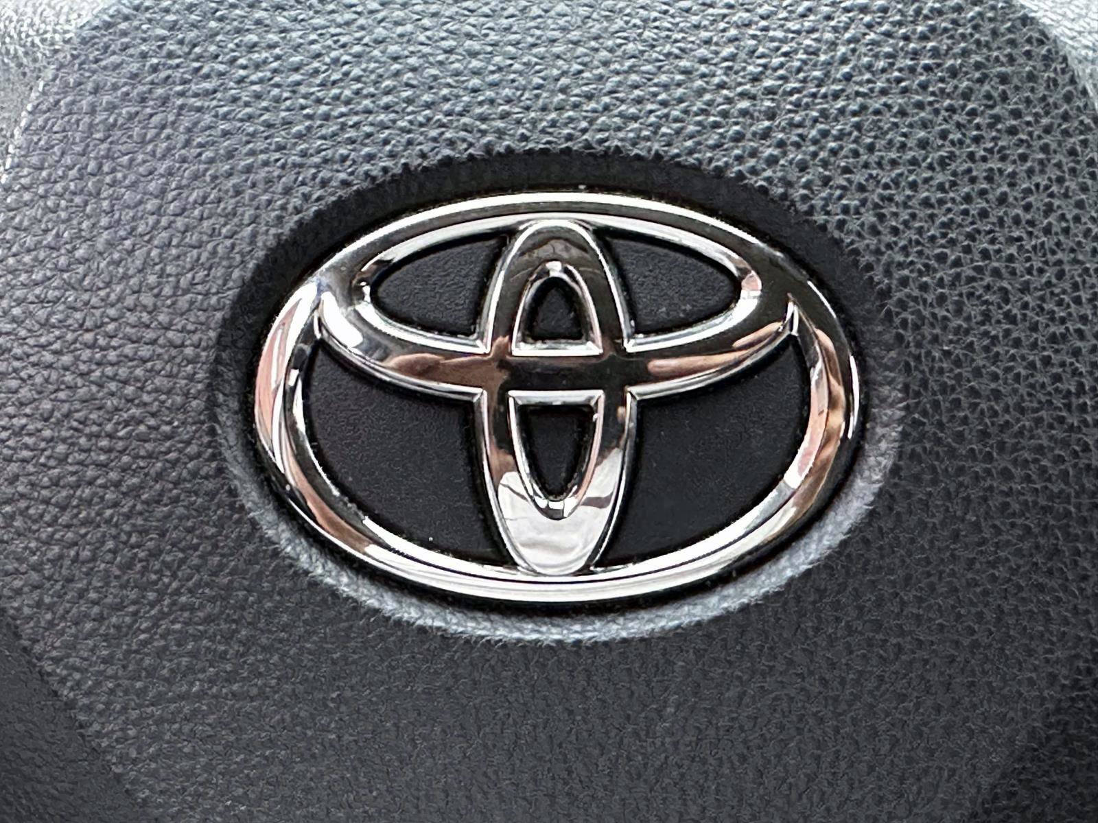 Certified 2023 Toyota RAV4 LE AWD/4WD image 23