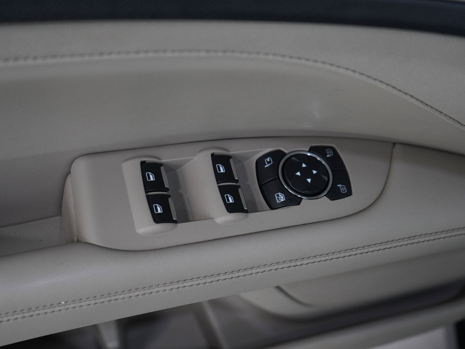 Used 2017 Lincoln MKZ Reserve w/ Technology Package AWD/4WD image 18