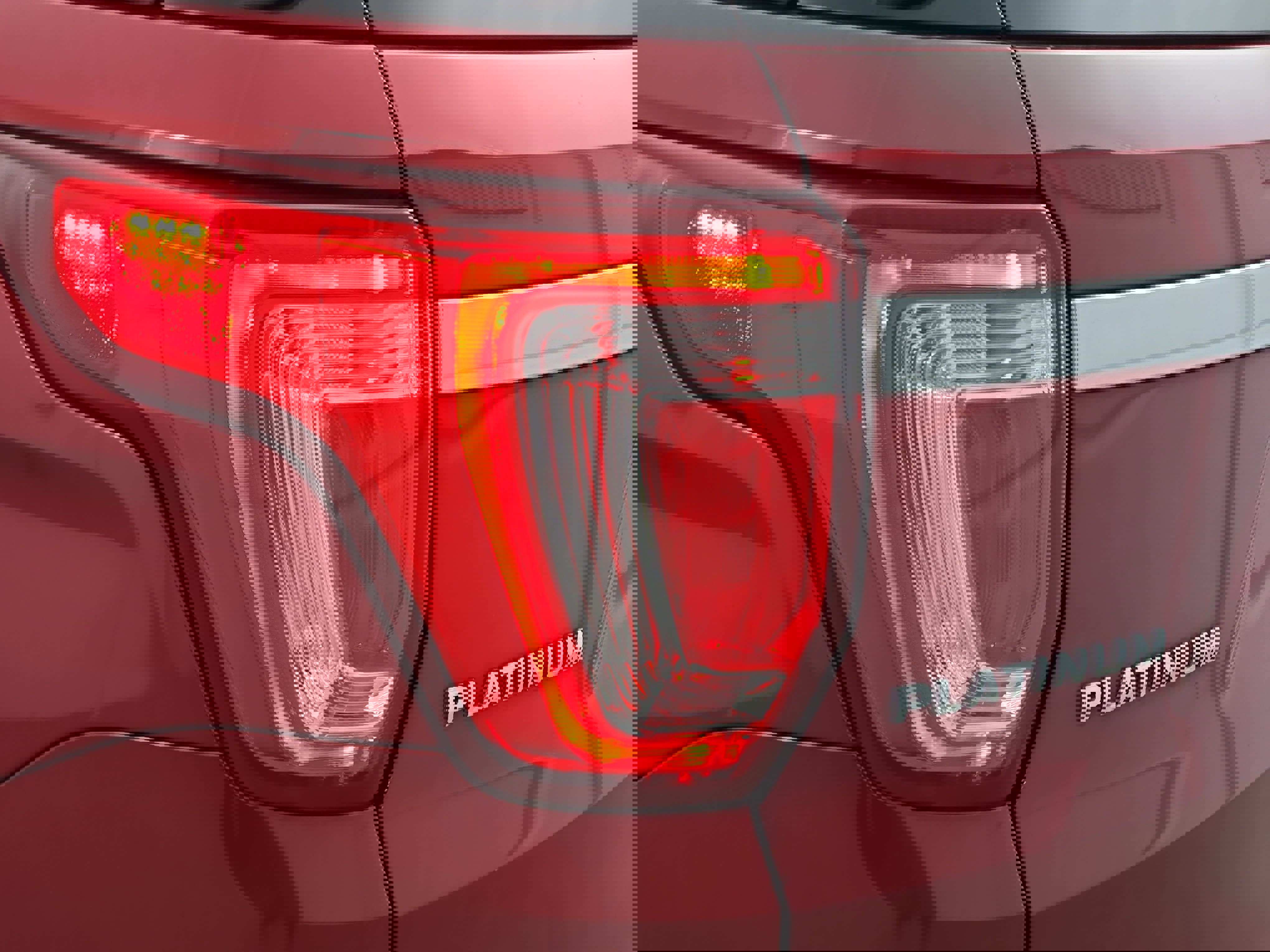 Used 2017 Ford Explorer Platinum image 36