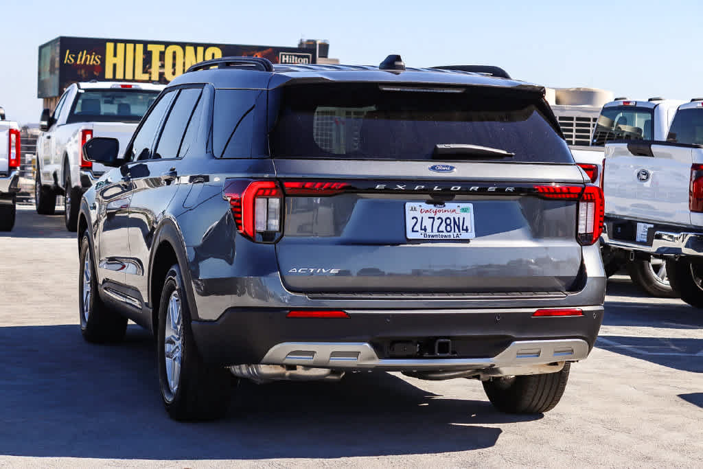 Used 2026 Ford Explorer Active w/ Active Comfort Package RWD image 6