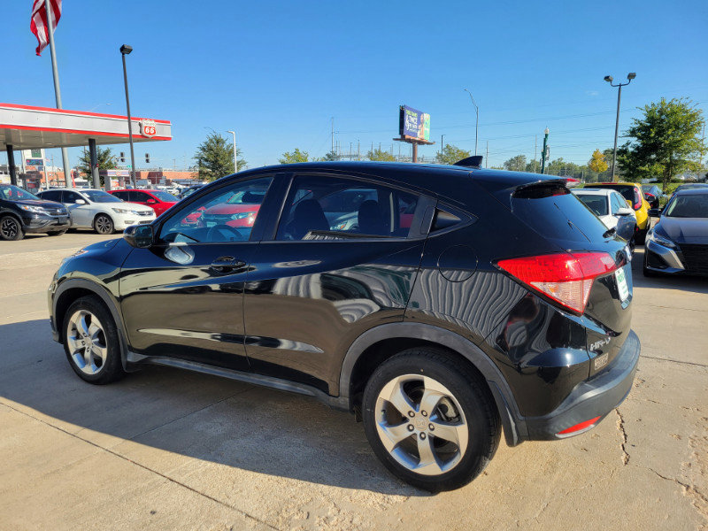 Used 2017 Honda HR-V EX image 5