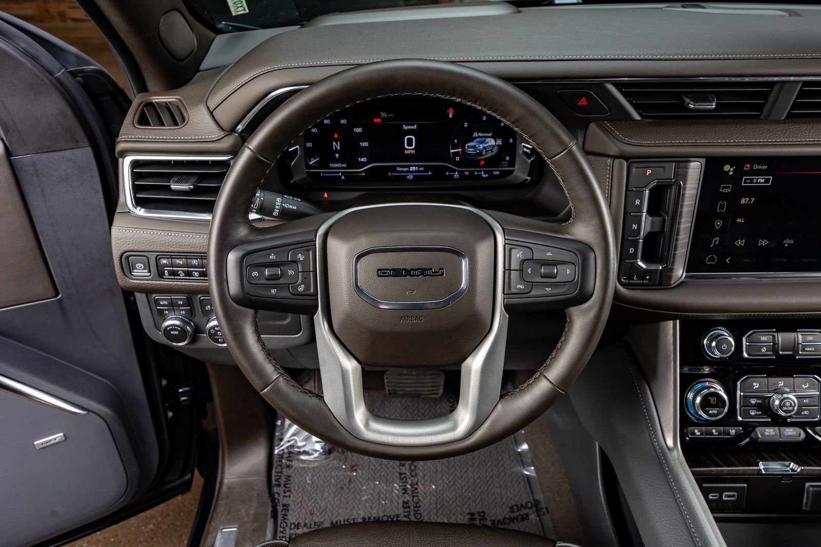 Used 2023 GMC Yukon Denali image 18