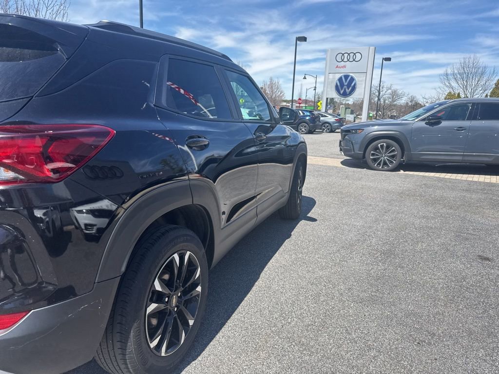 Used 2022 Chevrolet TrailBlazer LT w/ Convenience Package AWD/4WD image 8