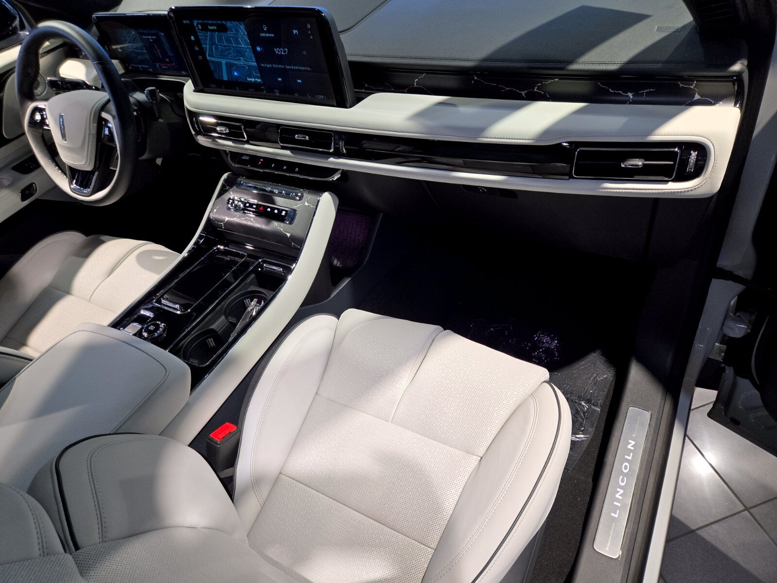 New 2027 Lincoln Aviator Black Label w/ Jet Appearance Package AWD/4WD image 21