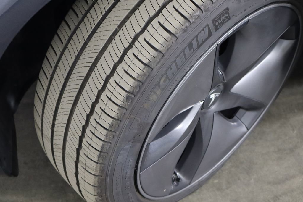Used 2018 Tesla Model 3 Long Range RWD image 40