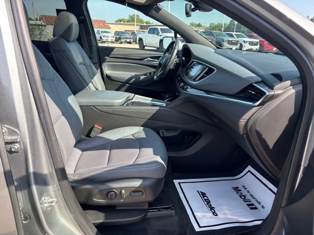 Certified 2023 Buick Enclave Essence w/ Experience Buick Package AWD/4WD image 27