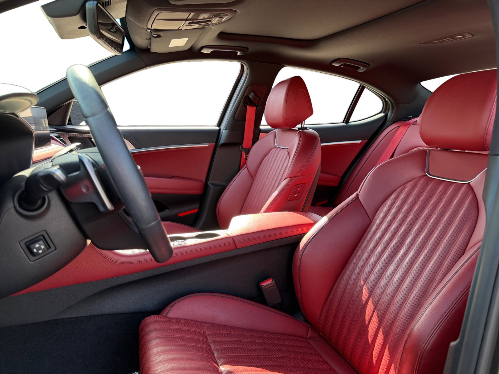 Used 2023 Genesis G70 2.0T w/ Sport Prestige Package image 9