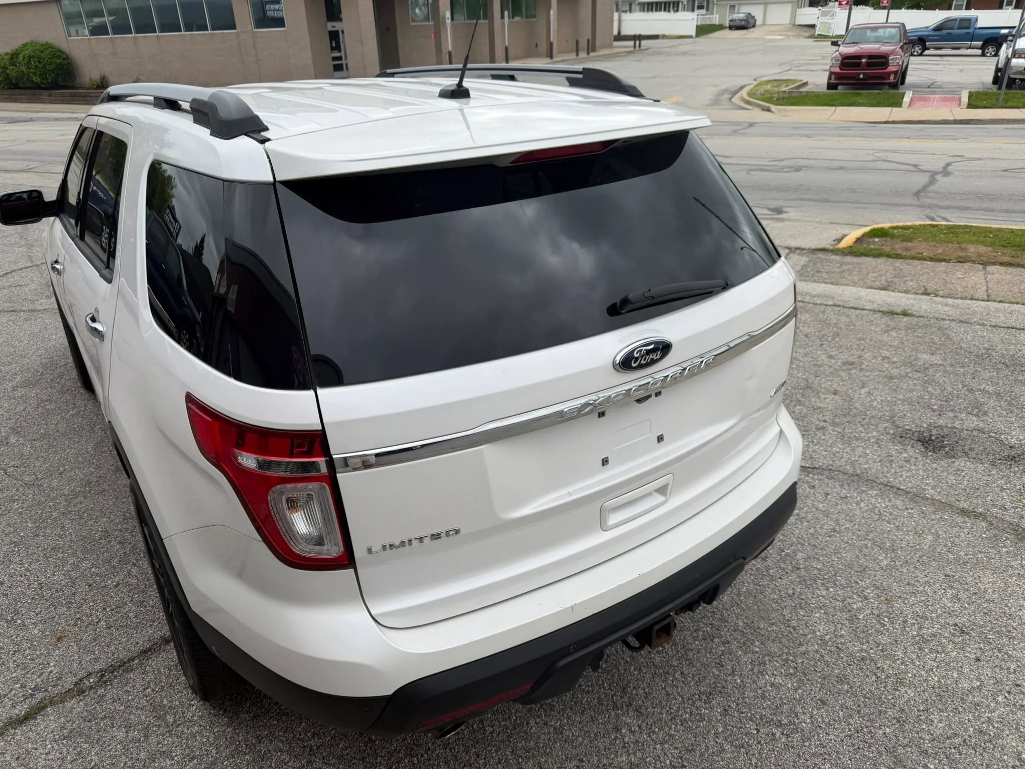 Used 2014 Ford Explorer Limited w/ Equipment Group 302A AWD/4WD image 7