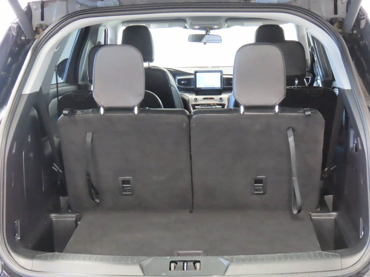 Used 2023 Ford Explorer XLT w/ Equipment Group 202A RWD image 18