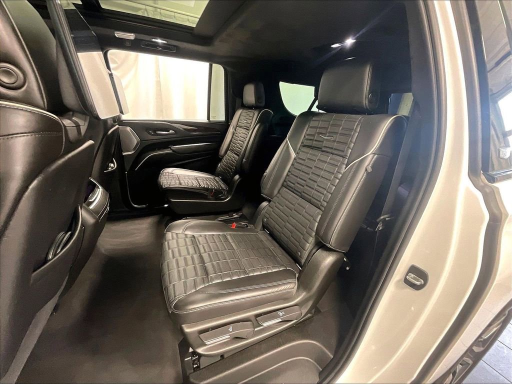 Used 2021 Cadillac Escalade ESV Sport Platinum w/ Heavy-Duty Trailer Package AWD/4WD image 15