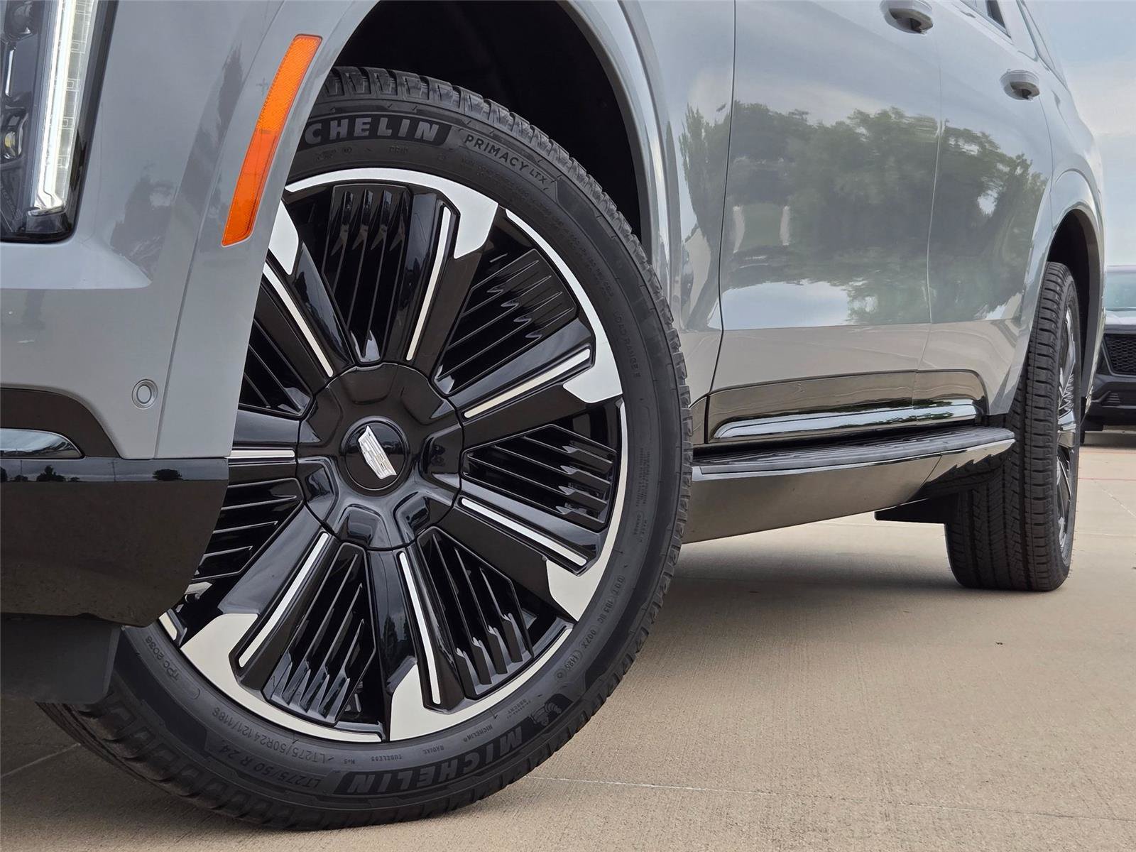 New 2026 Cadillac Escalade IQL Sport 1 w/ LPO, Floor Liner Package AWD/4WD image 8