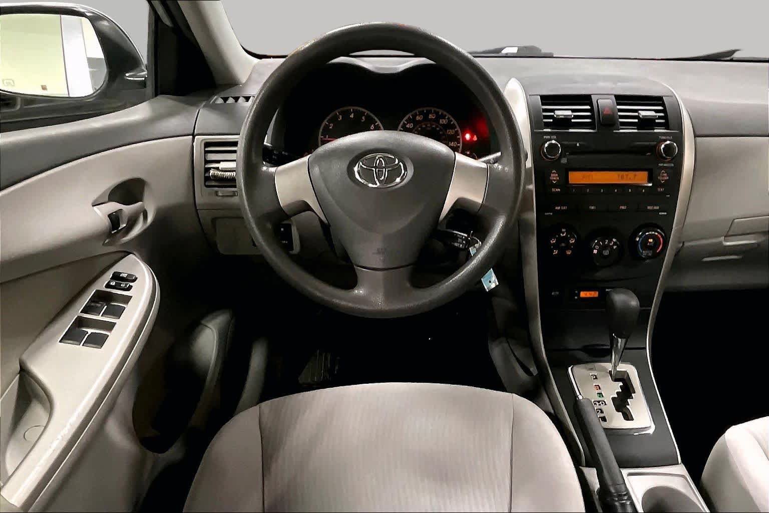 Used 2010 Toyota Corolla LE FWD image 5