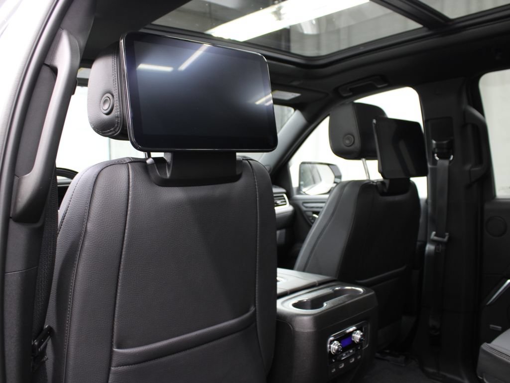 Used 2024 GMC Yukon XL Denali w/ Denali Reserve Package AWD/4WD image 19