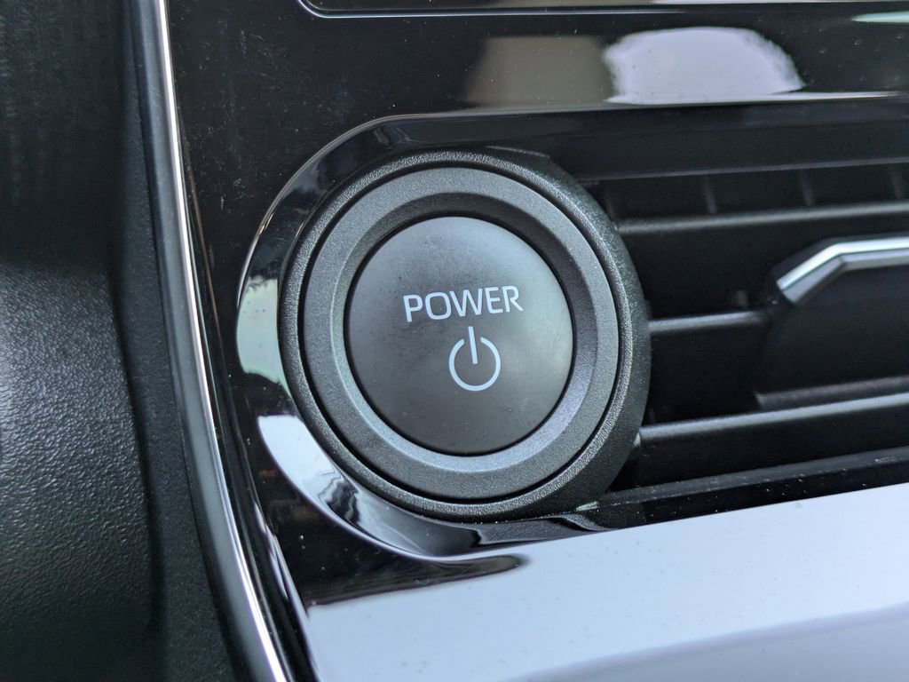 Certified 2023 Subaru Solterra Limited image 29