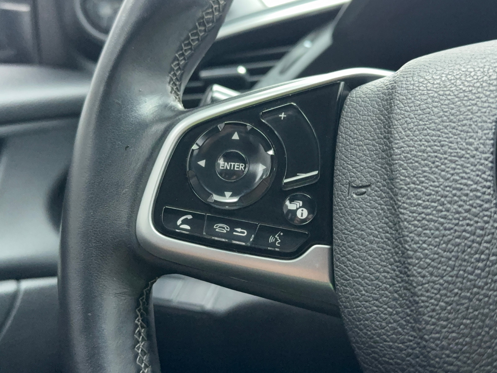 Used 2020 Honda Civic Sport image 33