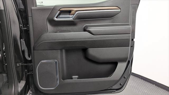 Used 2023 Chevrolet Silverado 1500 LT Trail Boss w/ LT Trail Boss Premium Package AWD/4WD image 16