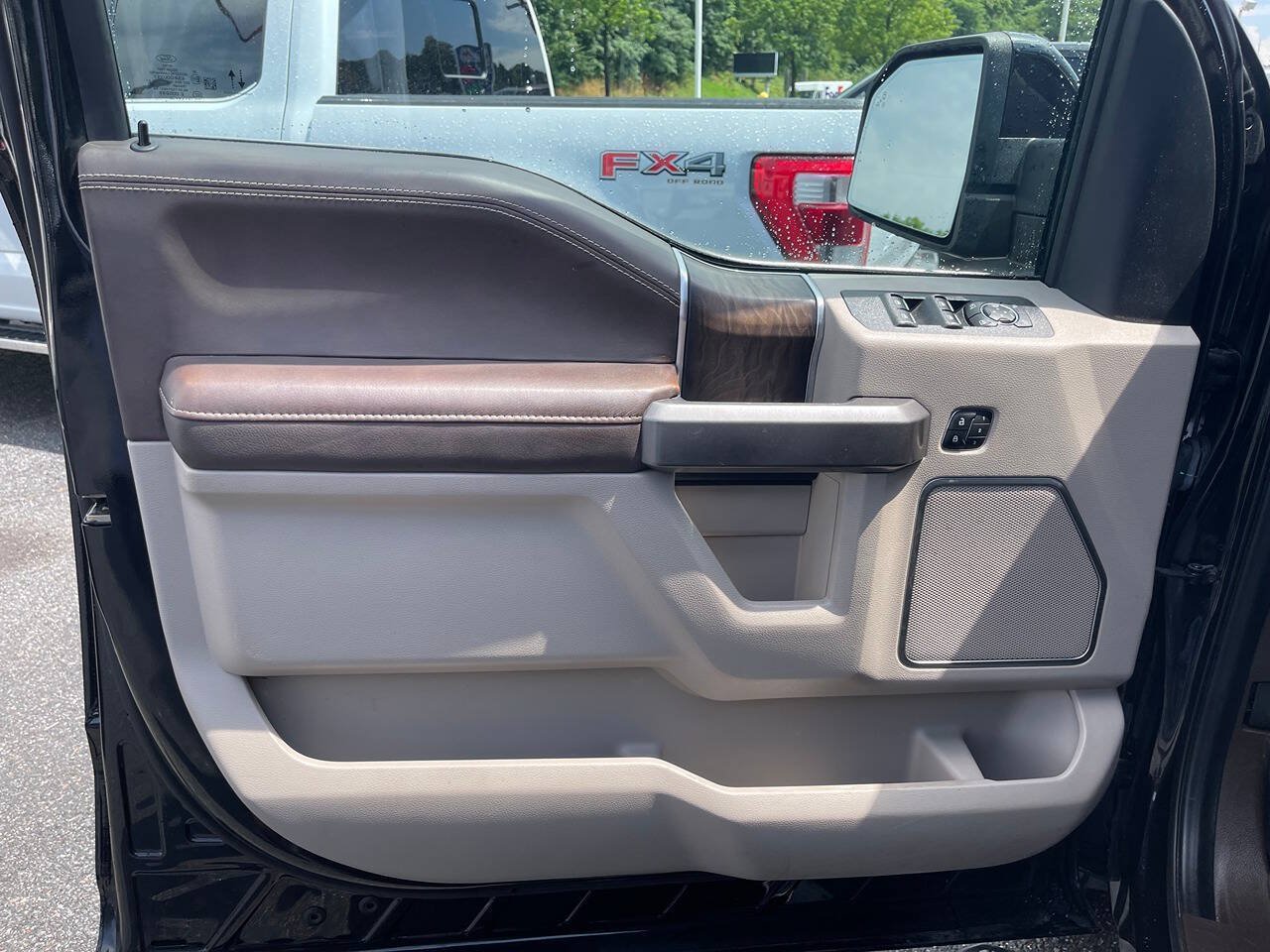 Used 2020 Ford F150 Limited w/ Trailer Tow Package AWD/4WD image 24