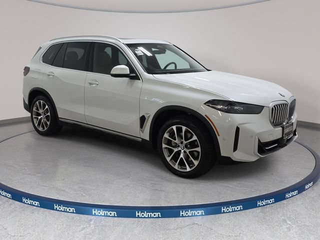 Certified 2024 BMW X5 xDrive40i w/ Parking Assistance Package AWD/4WD image 3