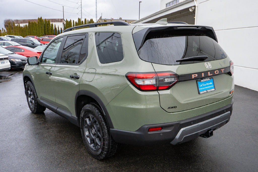 New 2026 Honda Pilot TrailSport image 8