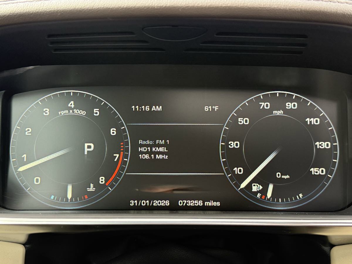 Used 2016 Land Rover Range Rover HSE image 16