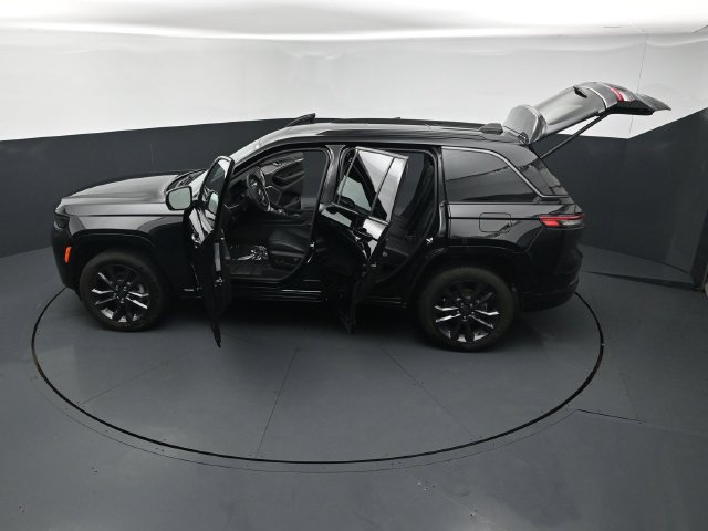 Used 2026 Jeep Grand Cherokee Limited AWD/4WD image 27