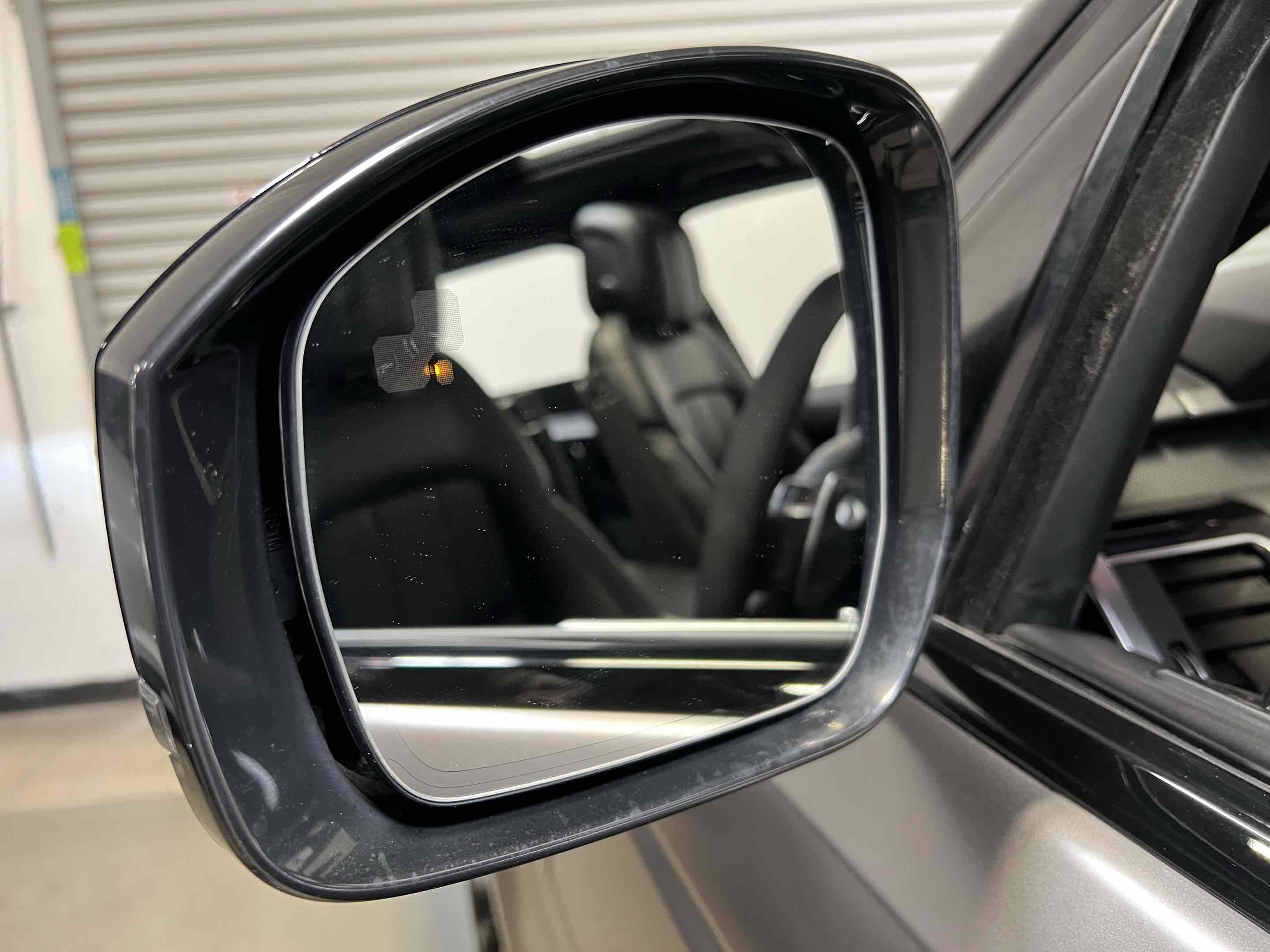 Used 2020 Land Rover Range Rover Sport HST image 11