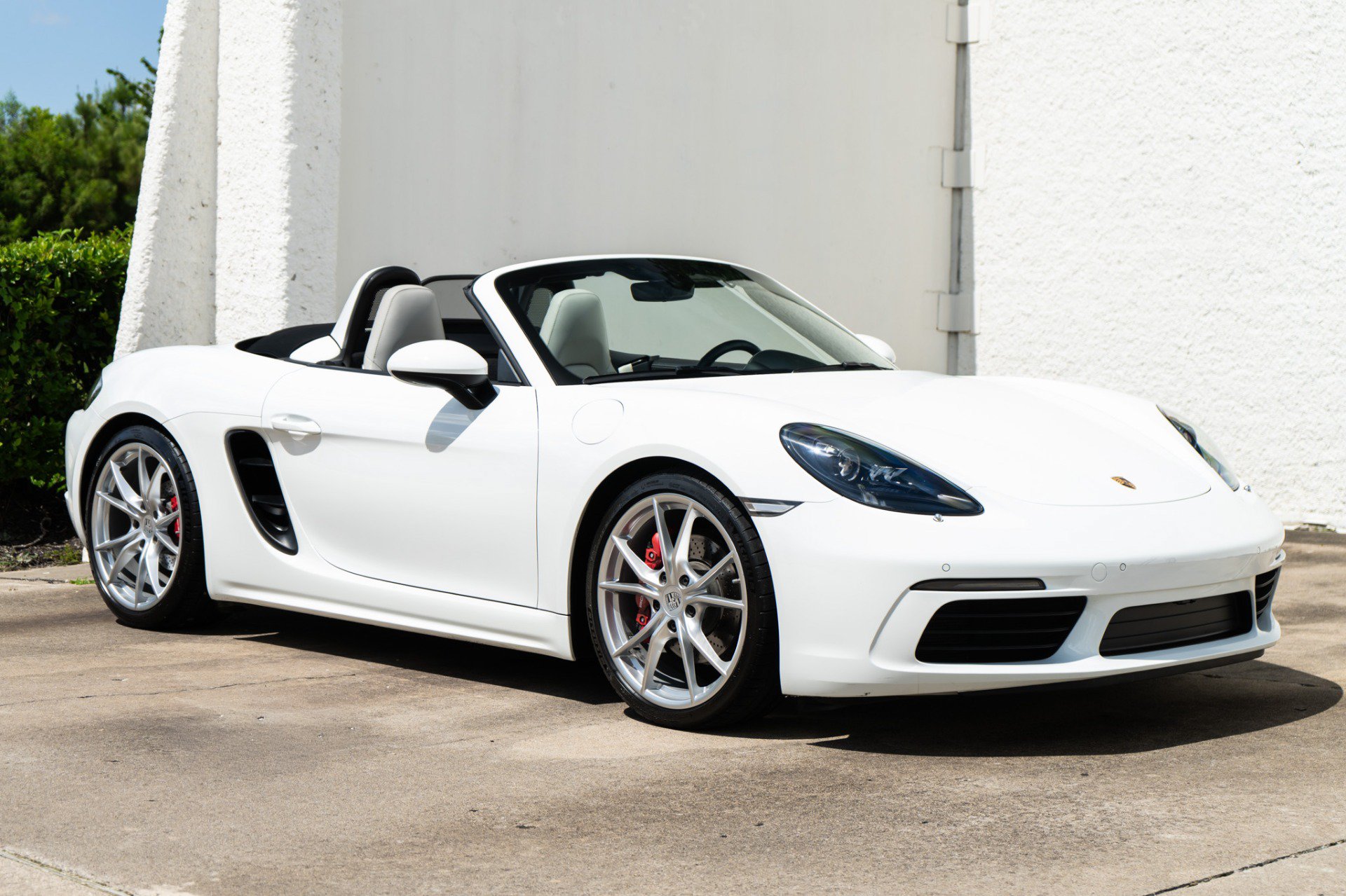 Used 2023 Porsche 718 Boxster S RWD image 2