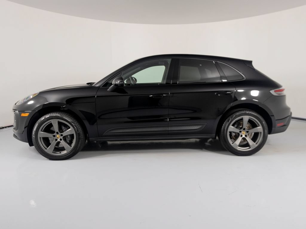 Certified 2026 Porsche Macan AWD/4WD image 8