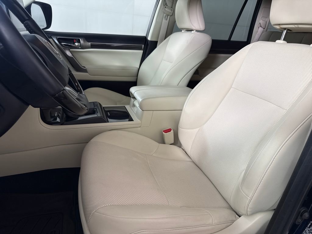 Used 2023 Lexus GX 460 Premium w/ Premium Package AWD/4WD image 11