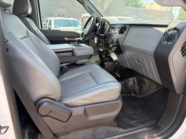 Used 2014 Ford F550 4x4 Regular Cab Super Duty image 11
