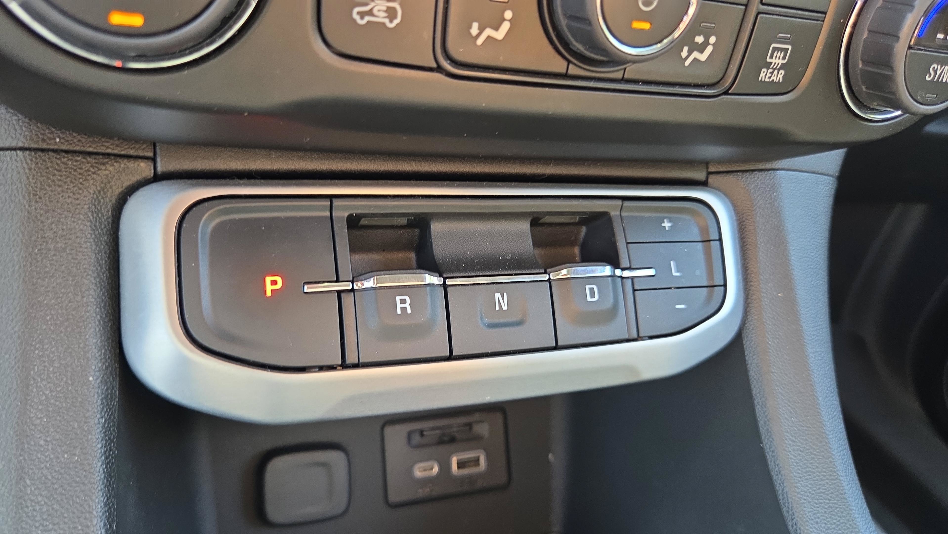 Certified 2023 GMC Acadia SLE w/ Driver Convenience Package FWD image 21