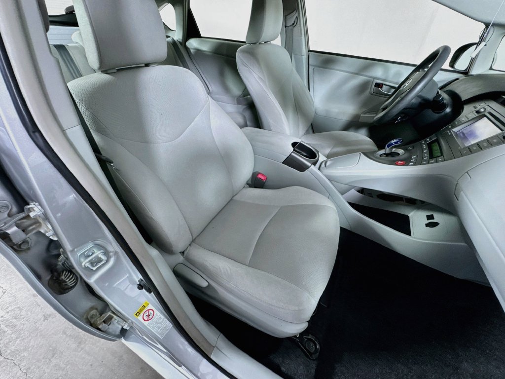 Used 2013 Toyota Prius Three FWD image 32