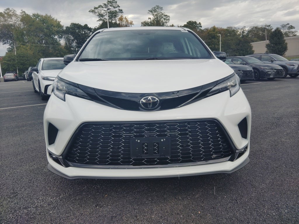 New 2026 Toyota Sienna XSE AWD/4WD image 19