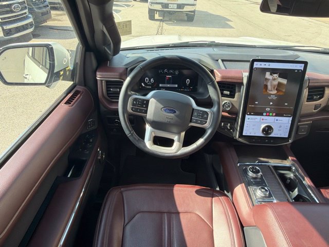 Used 2023 Ford Expedition Limited AWD/4WD image 17