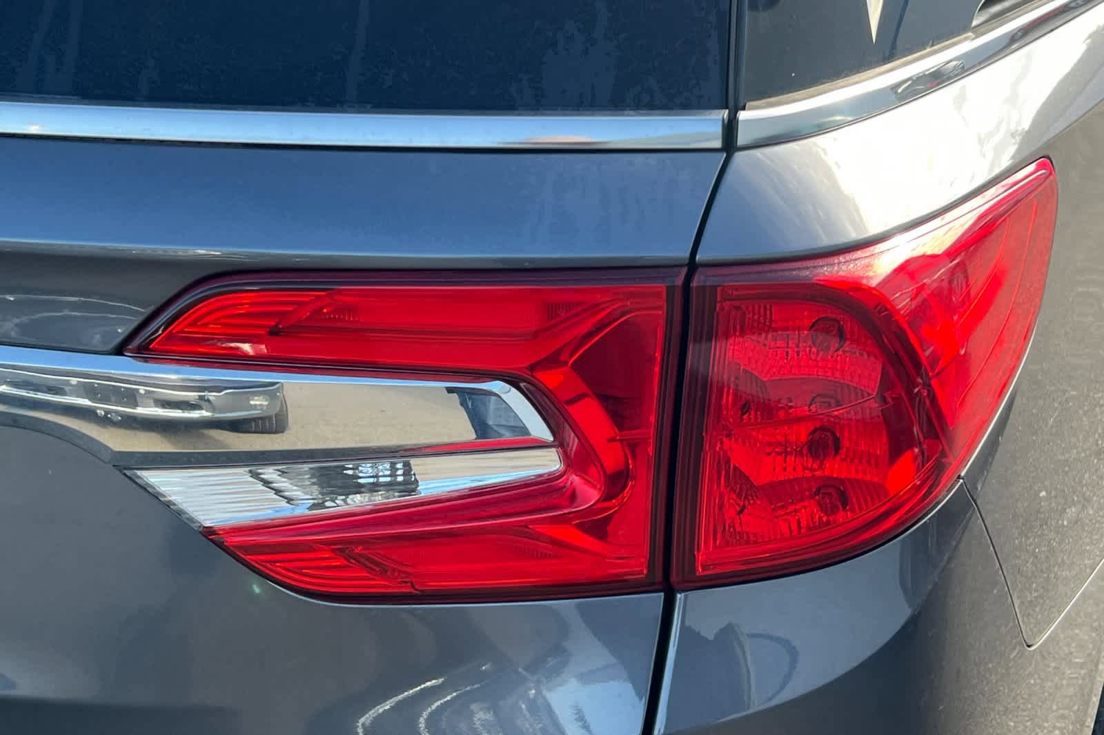 Used 2018 Honda Odyssey Touring image 18
